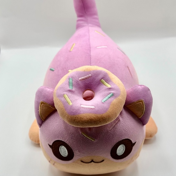 Aphmau Donut Cat Plush - Picture 6 of 6